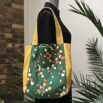 Grand sac cabas en tissu d'ameublement vintage revalorisé