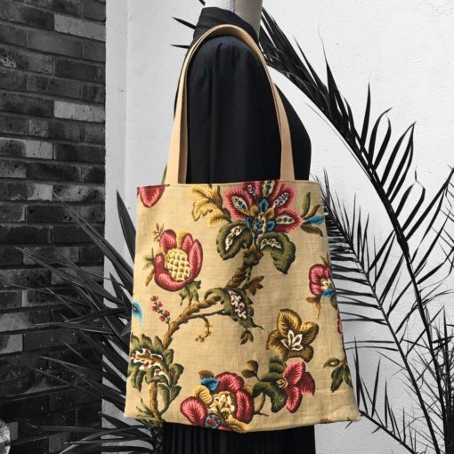 Totebag baroque en tissu, feuillages grimpants stylisés, sac doublé et réversible.