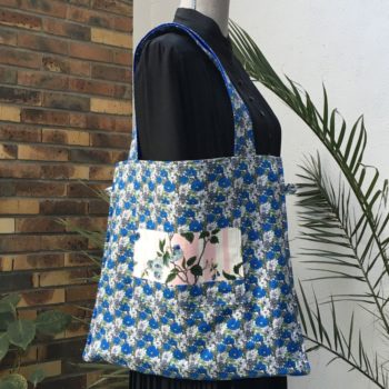 Sac en tissu de style bohème chic, Bazoches par Romanex de Boussac, dessin de Pascaline Villon, 1960s. Verso, doublure et poche intérieure.