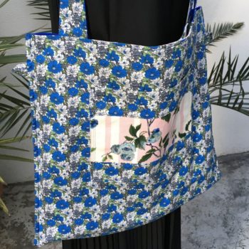 Sac en tissu de style bohème chic, Bazoches par Romanex de Boussac, dessin de Pascaline Villon, 1960s. Verso, doublure et poche intérieure.