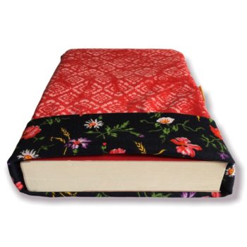 Pochette de protection pour livre en tissu, réversible, doublure au recto.