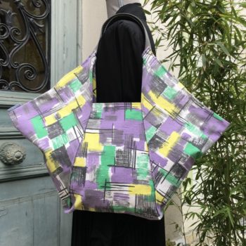 Cabas triangle en tissu vintage des années 1950s début 1960s, toile d’ameublement en coton. Imprimé graphique, motifs géométriques abstraits, formes libres. Recto face B.