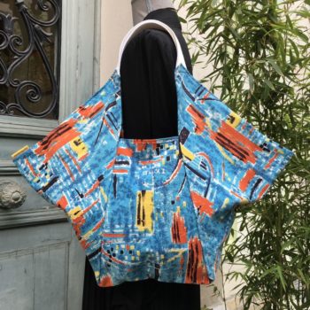 Cabas triangle pour femme, tissu vintage des années 1950s début 1960s, toile d’ameublement en coton signée de l’éditeur Marignan, recto face B.