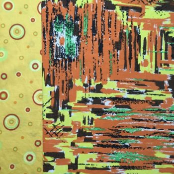 Tissu ancien français Marignan, formes libres en orange, vert, brun et jaune, aplats de couleurs striés de noir, et doublure imprimé de petits cercles en rouge, vert pâle, orange sur fond jaune.