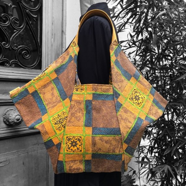 Sacs origami de style japonais. Sac de forme triangulaire, en tissu vintage des années 1950s début 1960s.