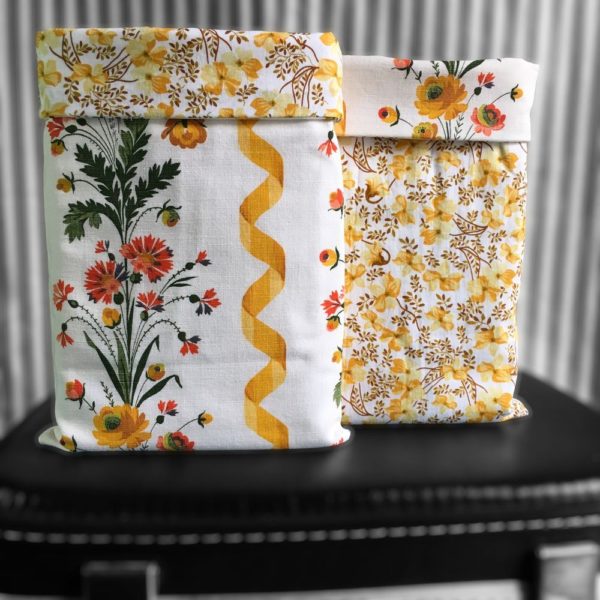 Pochettes à livres en tissus vintage, modèle Guirlandes.