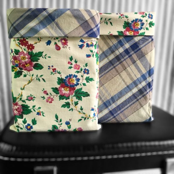 Pochettes à livres en tissus vintage, modèle Madeleine. Chaussette à livre.