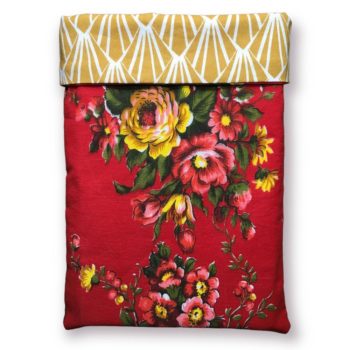 Etui à livres, imprimé floral, guirlandes de fleurs roses jaunes rouges sur fond rouge, doublure style art déco, motif géométrique, dessin éventails en jaune moutarde sur fond blanc, recto 5