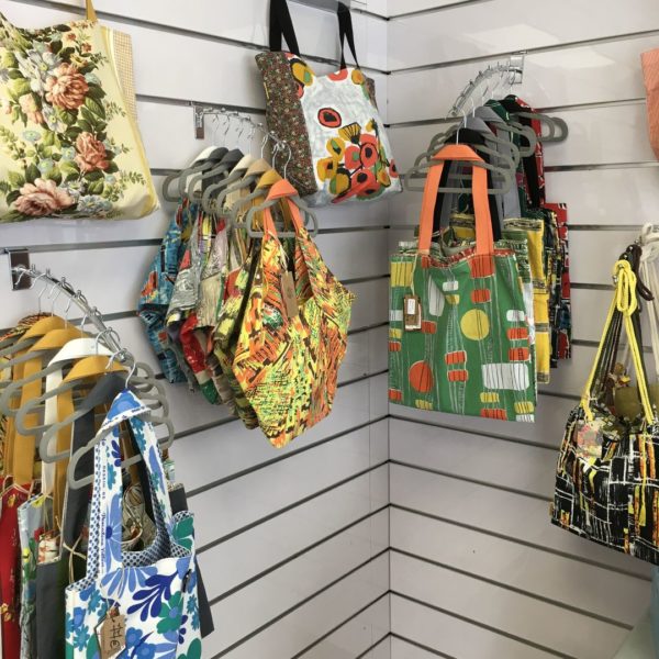 Pop-up store rue Lepic à Montmartre mai 2023