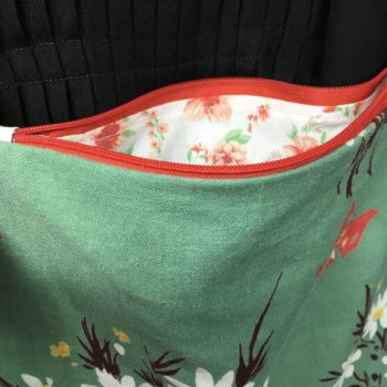 Sac vintage, dessin d'artiste signé Fumeron, pièce de collection. Petite sacoche doublée réversible. Accessoire d'inspiration rétro, fait main en France. Option rouge, zip et doublure.