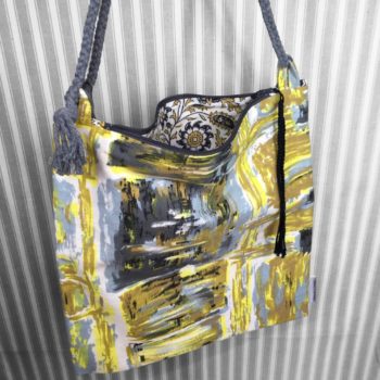 Sac bandoulière souple, léger, en tissu vintage Colombo. Imprimé de formes libres, motif abstrait graphique. Avec cordon gris, recto face A.