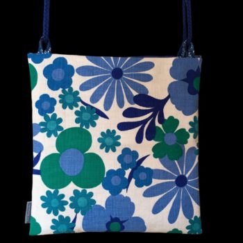 Petite sacoche, sac bandoulière Flower Power dans un tissu vintage de 1969, Aubade, dessin de Pascaline Villon, Romanex de Boussac. Recto face B.