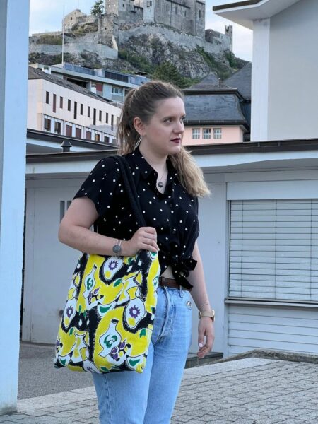 De la création, du vintage, du fait main. Les sacs des Cabas de la Grande vus au quotidien, portés et photographiés par leurs acheteurs.