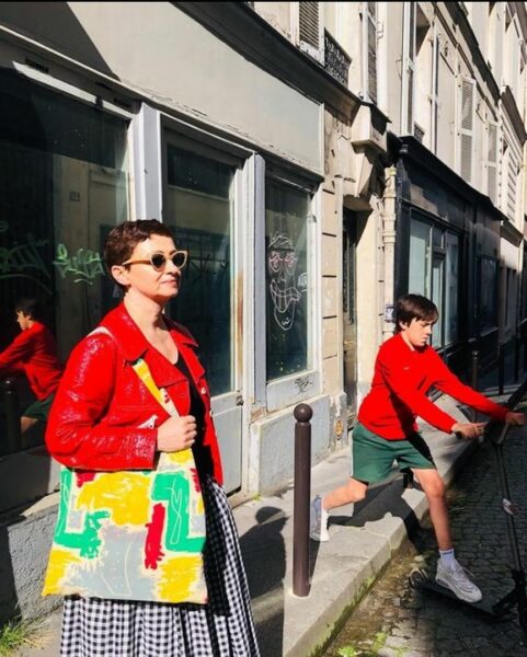 De la création, du vintage, du fait main. Les sacs des Cabas de la Grande vus au quotidien, portés et photographiés par leurs acheteurs.