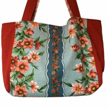 Cabas XXL terracotta rouille, grand sac de plage fleuri en tissu vintage 1950s. Fourre-tout réversible, accessoire d'inspiration rétro, fait main en France. Exemplaire 1, recto face B.