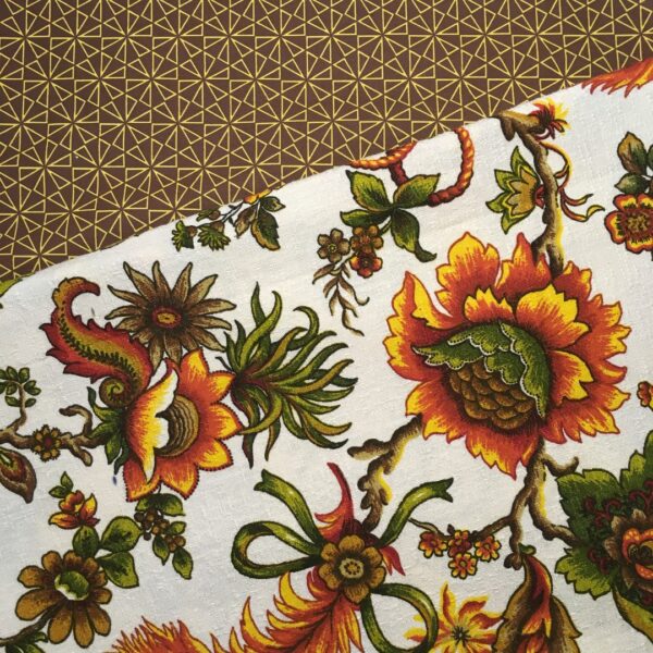 Tissu vintage, imprimé baroque de style orientaliste, Madras par Beldecor.