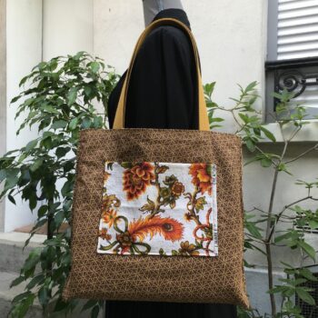 Sac vintage en toile, imprimé baroque de style orientaliste, Madras par Beldecor. Fourre-tout réversible en tissu revalorisé, création originale. Exemplaire 2, verso, doublure et poche intérieure.