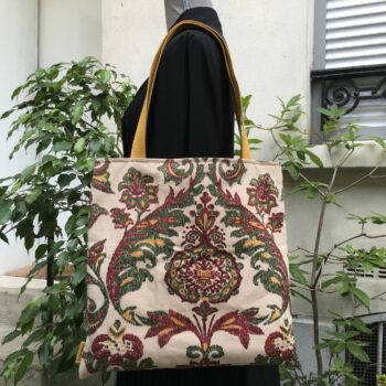 Sac en toile de style tapisserie, imprimé vintage baroque, Amboise par Romanex de Boussac. Fourre-tout réversible en tissu revalorisé, création originale. Exemplaire 1, recto face B.