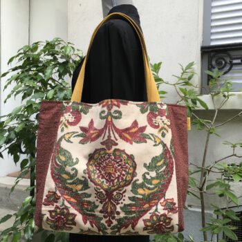 Cabas en toile de style tapisserie, imprimé vintage baroque, Amboise par Romanex de Boussac. Fourre-tout réversible en tissu revalorisé, création originale. Recto face A.