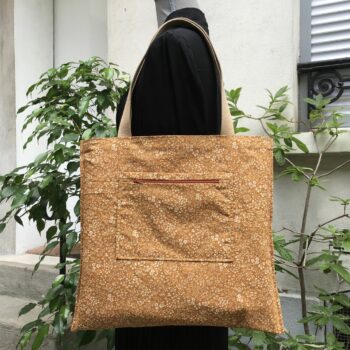 Sac vintage en toile rouge, imprimé baroque, Balkis par Laurent Stève 1967. Verso, doublure et poche intérieure zippée.