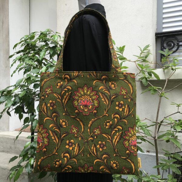 Sac original en toile de style tapisserie, imprimé vintage baroque, Istamboul par Beldecor. Fourre-tout réversible en tissu revalorisé, fait main création. Exemplaire 1, recto face A.