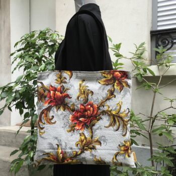 Totebag en tissu vintage baroque. Fourre-tout réversible en toile d'ameublement revalorisée, création originale, fait main en France. Recto face A.