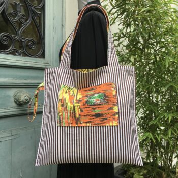 Totebag multicolore, orange et jaune, imprimé vintage, tissu Marignan. Fourre-tout réversible en toile d'ameublement revalorisée, fait main création. Verso, doublure et poche.