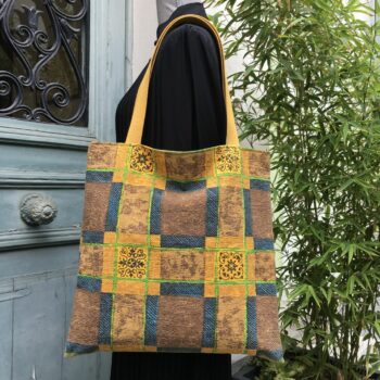 Totebag graphique ocre jaune, cabas en tissu vintage. Fourre-tout réversible en toile d'ameublement revalorisée, création originale, fait main. Recto face B.