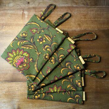 Pochette baroque verte, trousse zippée, faite main en France, création originale, tissu vintage revalorisé, accessoire d'inspiration rétro.