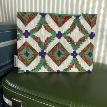 Pochette organiseur de sac, trousse zippée, pour femme, en tissu d'ameublement vintage La Malmaison par Romanex de Boussac, années 1960s.