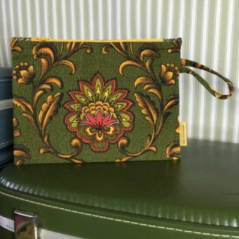 Pochette baroque verte, trousse zippée, faite main en France, création originale, tissu vintage revalorisé, accessoire d'inspiration rétro.