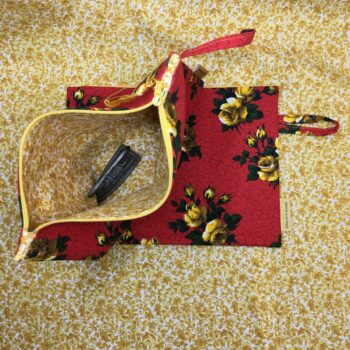 Pochette fleurie, trousse zippée, faite main en France, création originale, pièce unique, en tissu vintage revalorisé, un accessoire d'inspiration rétro.