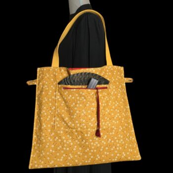 Tote bag vintage baroque, cabas Venezia Grand, fait main en France. Sac fourre-tout réversible en tissu ancien revalorisé, accessoire d'inspiration rétro. Verso, doublure et poche zippée ouverte.