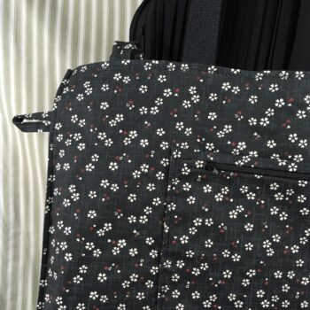 Sac en tissu vintage baroque, cabas girouette avec dessin de coq. Verso, poche intérieure, pattes d'attache.