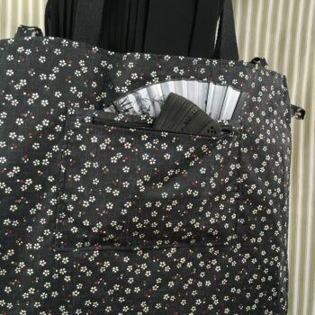 Sac en tissu vintage baroque, cabas girouette avec dessin de coq. Verso, poche intérieure.