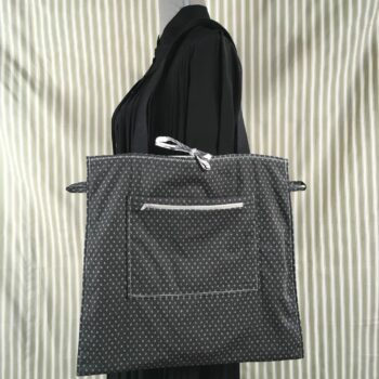 Sac vintage en coton chintz à motif floral. Fourre-tout réversible en tissu de collection, accessoire d'inspiration rétro seventies, fait main en France. Verso, doublure et poche.