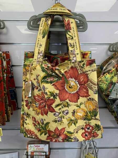 Pop-up store rue Lepic à Montmartre mai 2024