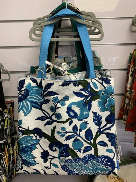 Pop-up store rue Lepic à Montmartre mai 2024