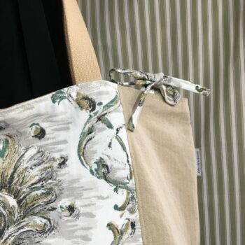 Grand sac de plage beige, cabas en toile vintage. Exemplaire 4, recto face A, détails, liens d'attache et étiquette.