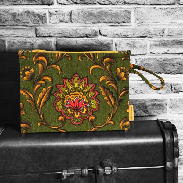 Pochette baroque verte, trousse zippée, faite main en France, création originale, tissu vintage revalorisé, accessoire d'inspiration rétro.