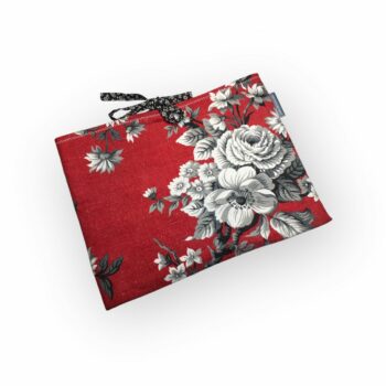 Housse à tablettes matelassée rouge, pochette à livres, création originale pièce unique, tissu vintage des années 1950s revalorisé. Taille S2, exemplaire 3, recto face A.