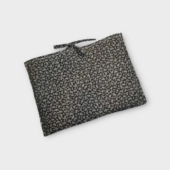 Housse à tablettes matelassée rouge, pochette à livres, création originale pièce unique, tissu vintage des années 1950s revalorisé. Taille S2, verso, doublure et matelassage.