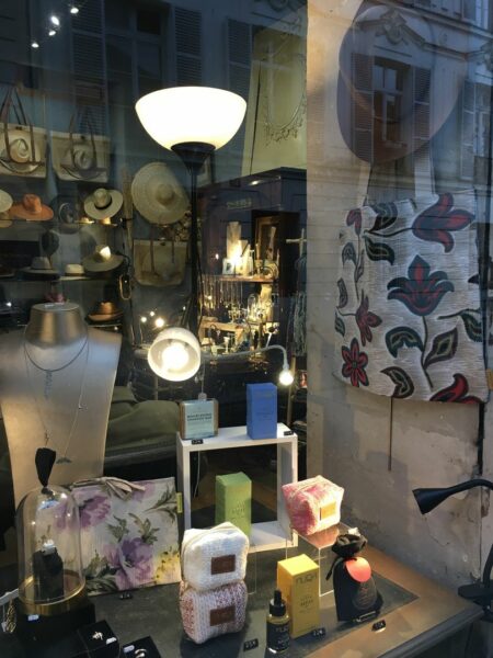 Boutique éphémère Les Créateurs de Babylone au 38 rue de Babylone à Paris 7e