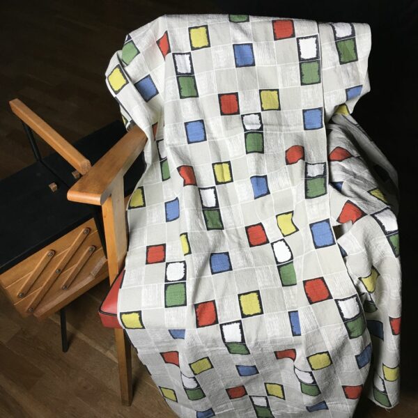 La tissuthèque, catalogue de tissus vintage disponibles pour vos commandes spécifiques, avec leurs associations recto et verso / doublure.