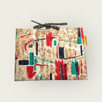 Pochette à tablettes matelassée beige, housse à livres, création originale pièce unique, tissu revalorisé Marignan années 1960s. Taille S1, recto face A.