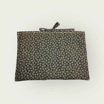 Pochette à tablettes matelassée beige, housse à livres, création originale pièce unique, tissu revalorisé Marignan années 1960s. Taille S1, verso, doublure et matelassage.