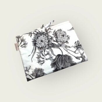 Etui matelassé en coton chintz, housse à livres et tablettes, création originale pièce unique, tissu vintage Romanex de Boussac. Taille S2, exemplaire 3, recto face B.