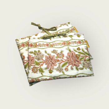 Pochette matelassée en coton chintz, housse à livres et tablettes, création originale pièce unique, tissu vintage Romanex de Boussac 1972.