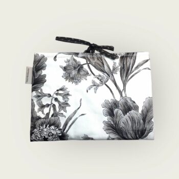 Housse matelassée en coton chintz, étui à livres et tablettes, création originale pièce unique, tissu vintage Romanex de Boussac. Taille S1, exemplaire 3, recto face B.