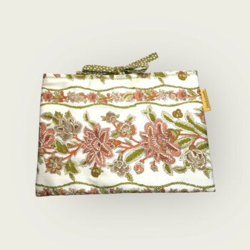 Pochette matelassée en coton chintz, housse à livres et tablettes, création originale pièce unique, tissu vintage Romanex de Boussac 1972. Recto face A.